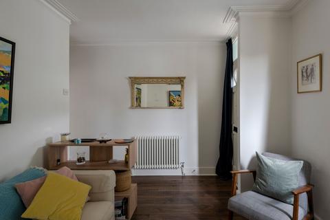 2 bedroom terraced house to rent, Thorpe Road, London E7
