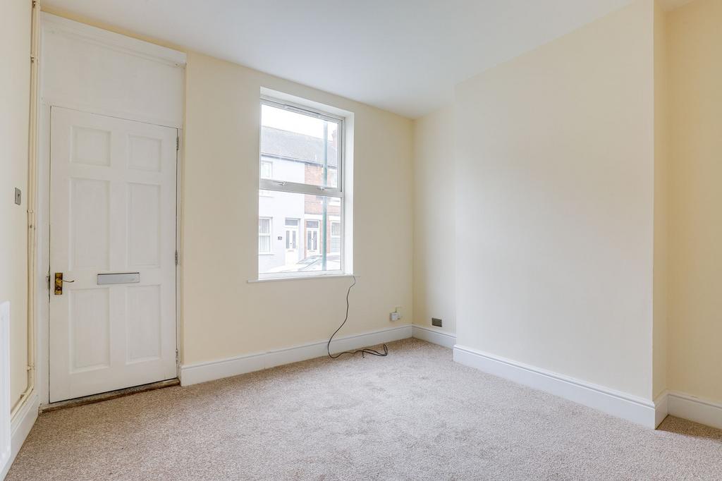 House in Nottingham, Nottinghamshire - View 2