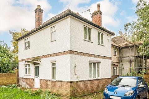 3 bedroom house to rent, Twining Avenue, Twickenham TW2
