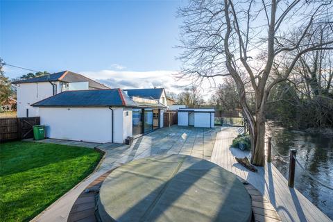 3 bedroom detached house for sale, The Street, Horton Kirby, DA4