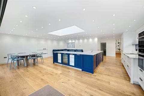 3 bedroom detached house for sale, The Street, Horton Kirby, DA4