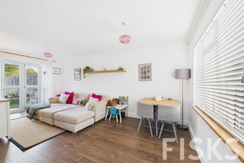 2 bedroom semi-detached house for sale, Hatley Gardens, Benfleet, SS7