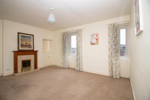 2 bedroom flat for sale, Waverley Terrace, Hawick