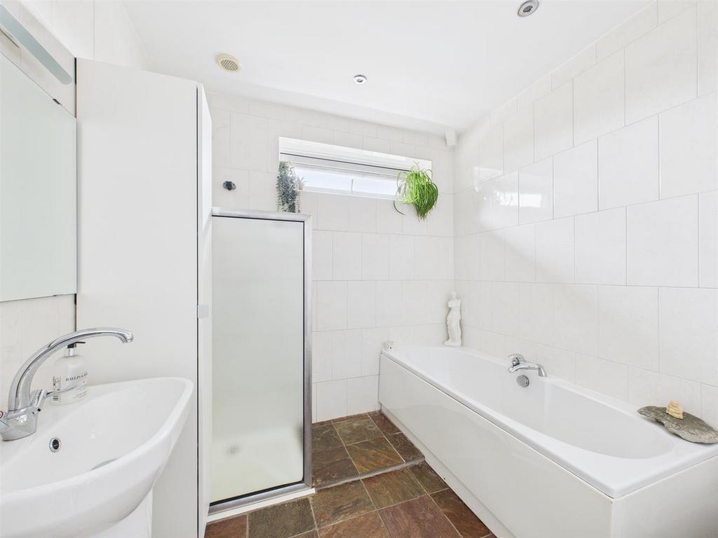 CAM02295 G0-PR0388-STILL020.jpg