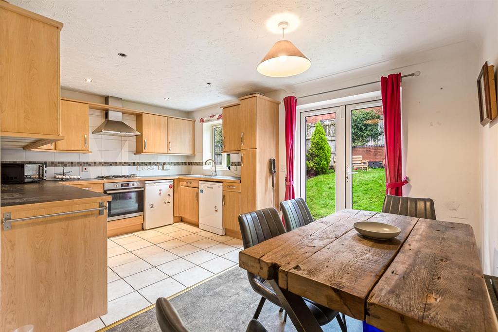 Dining / kitchen