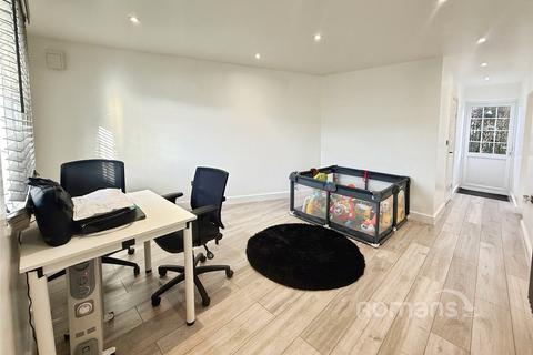 3 bedroom semi-detached house for sale, St. Patricks Close, Maidenhead, Berkshire