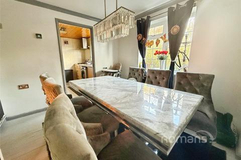 3 bedroom semi-detached house for sale, St. Patricks Close, Maidenhead, Berkshire