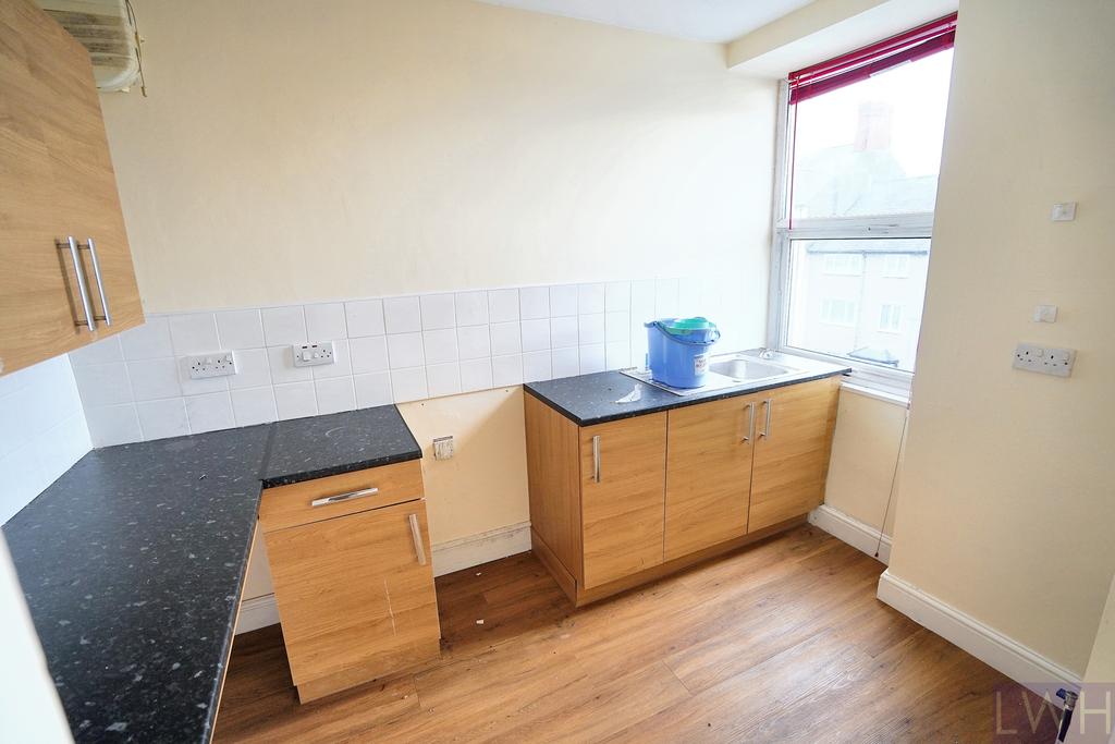 Flat 4 Kitchen.jpeg