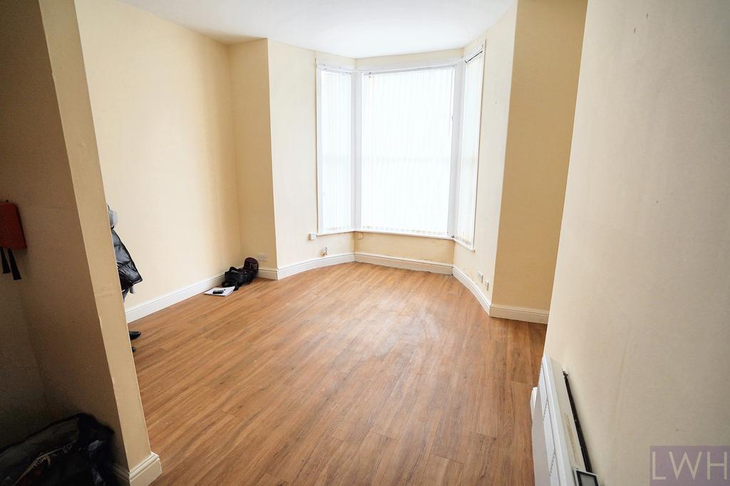 Flat 2 Living.jpeg