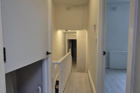 2 bedroom apartment to rent, Chapter Road, London, NW2