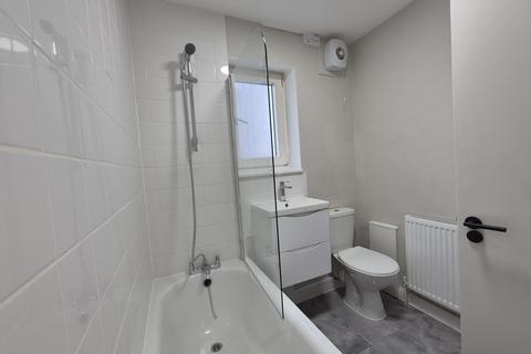 2 bedroom apartment to rent, Chapter Road, London, NW2