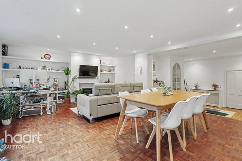 3 bedroom semi-detached house for sale, Carshalton Road, Sutton