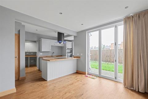 3 bedroom detached house for sale, Harlaxton Drive, Long Eaton