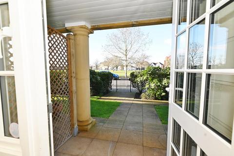 1 bedroom apartment for sale, Popes Avenue, Twickenham TW2