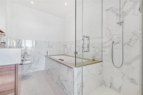 3 bedroom apartment to rent, Pinewood Gardens, Teddington, TW11