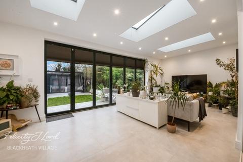 4 bedroom semi-detached house for sale, Woolacombe Road, London