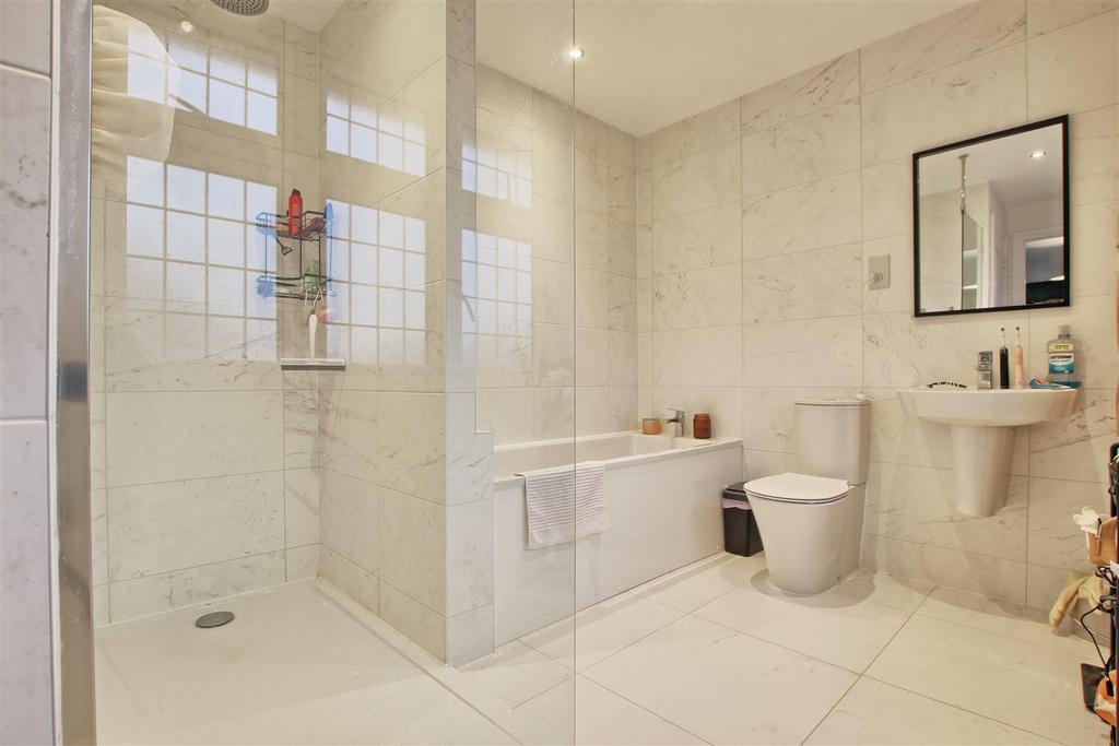 Ensuite.jpg