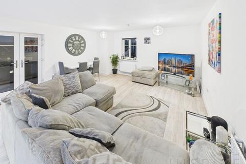 2 bedroom apartment for sale, Cornwell Avenue, Crawley RH10