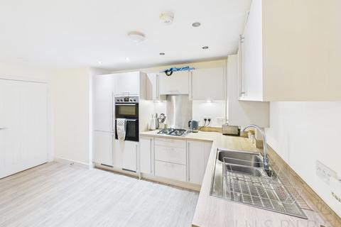 2 bedroom apartment for sale, Cornwell Avenue, Crawley RH10