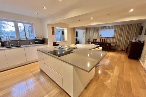 5 bedroom detached house for sale, Fawns Keep, Wilmslow