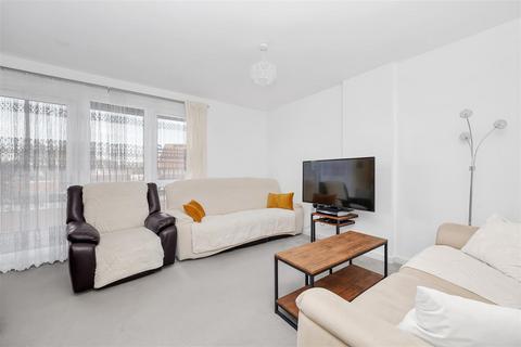 3 bedroom flat for sale, Woodley Crescent, Cricklewood NW2