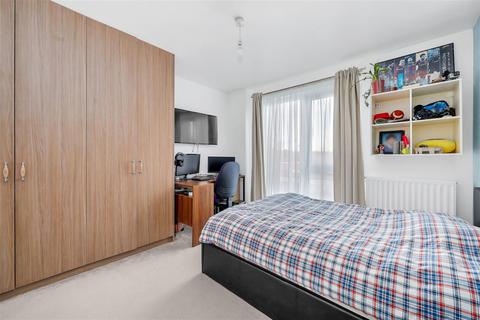 3 bedroom flat for sale, Woodley Crescent, Cricklewood NW2