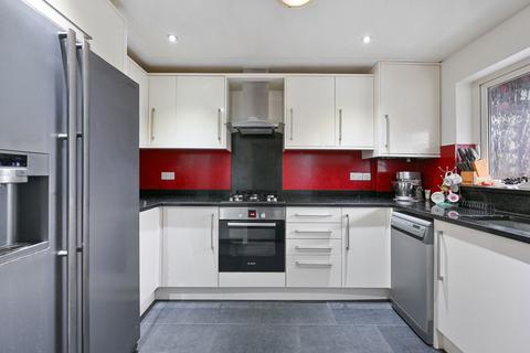 3 bedroom end of terrace house for sale, Waterfield, Tadworth KT20