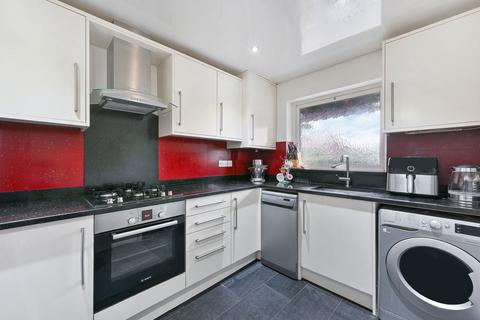 3 bedroom end of terrace house for sale, Waterfield, Tadworth KT20