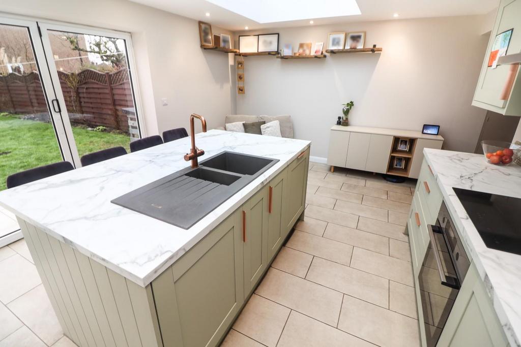 Extended Kitchen/Breakfast Room