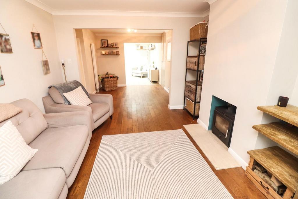 Lounge/Dining Room