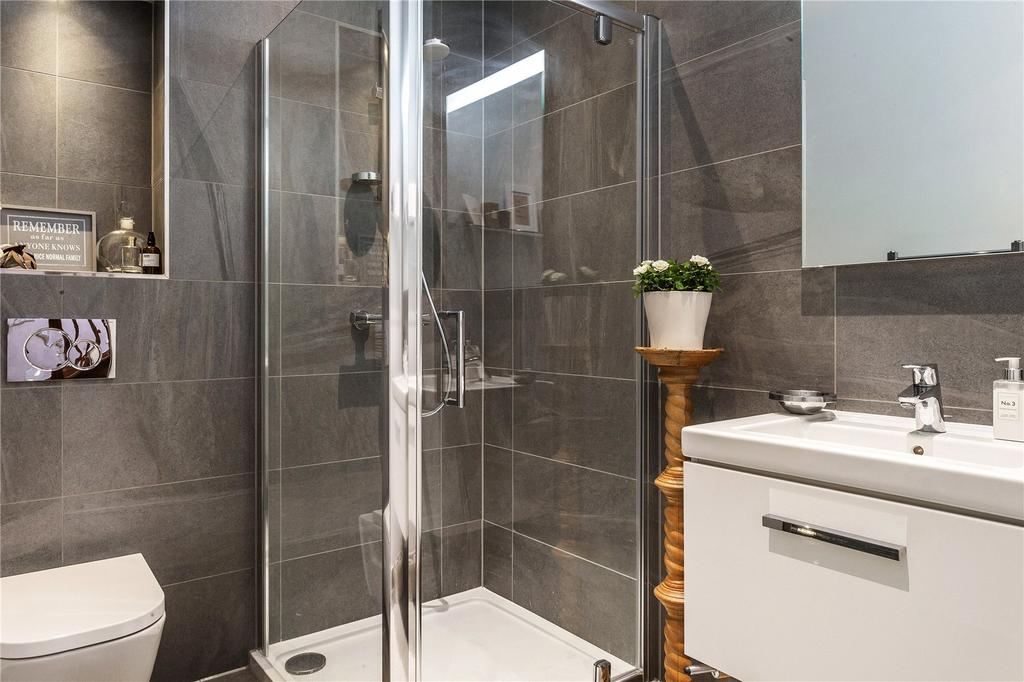 Shower Room (Gf)