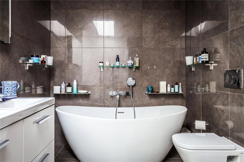 Principal Bathroom