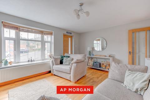 3 bedroom detached house for sale, Painswick Close, Oakenshaw, Redditch, B98