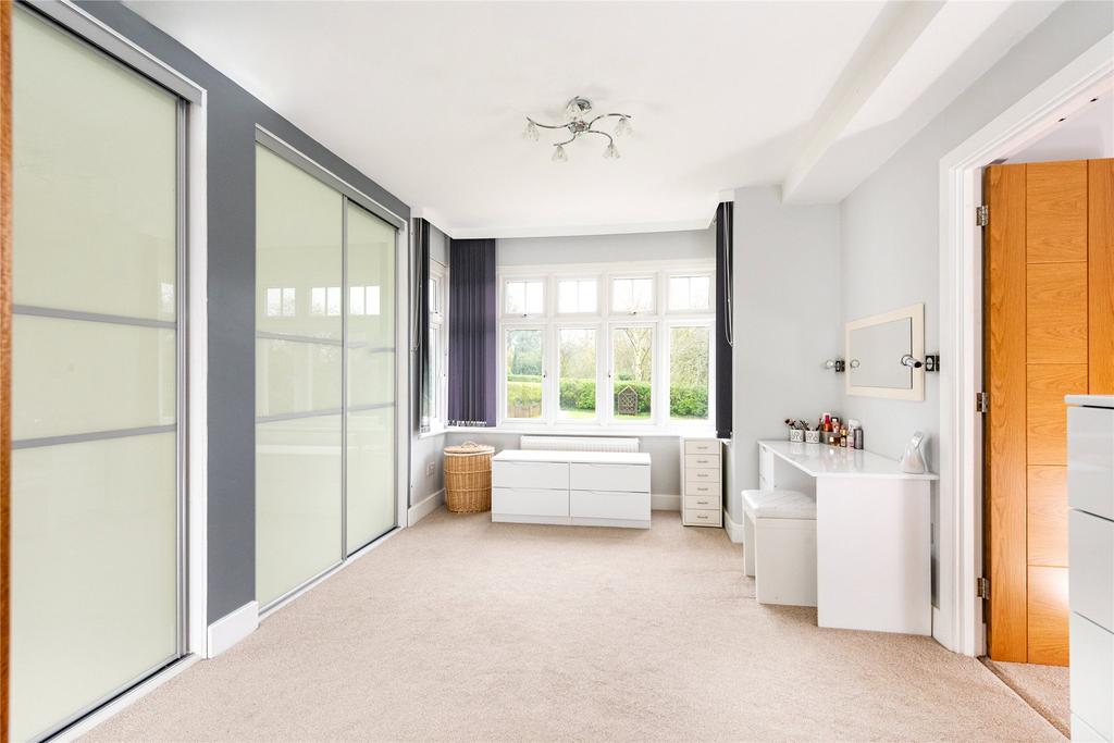 Prin Dress/Bedroom 6