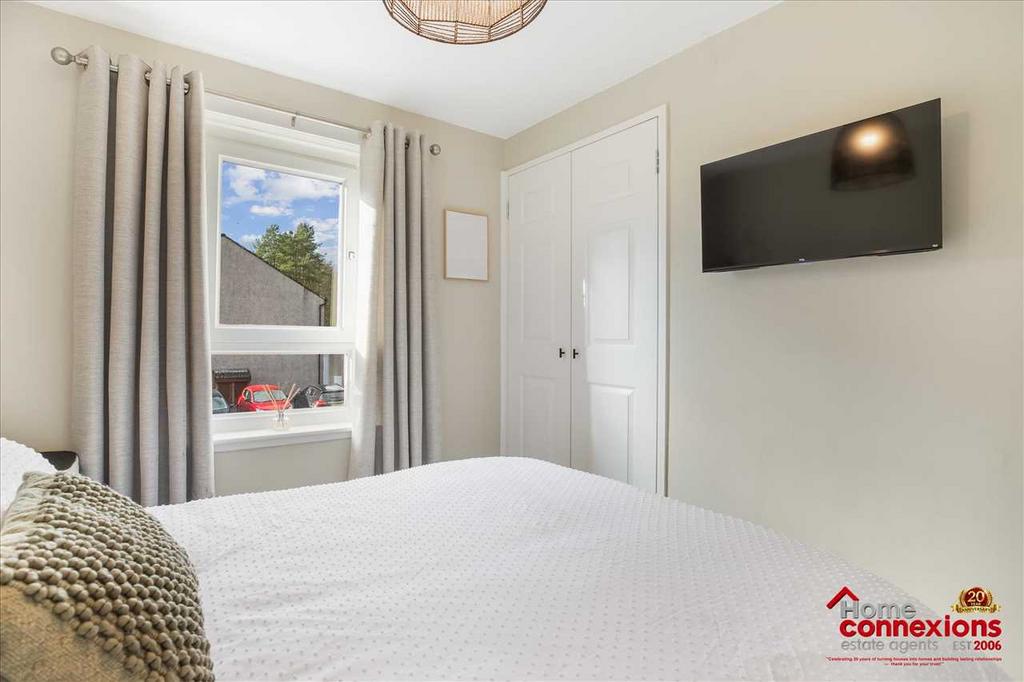 Bedroom One (3)