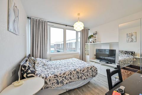 2 bedroom flat to rent, Kinglake Street, Elephant and Castle, London, SE17