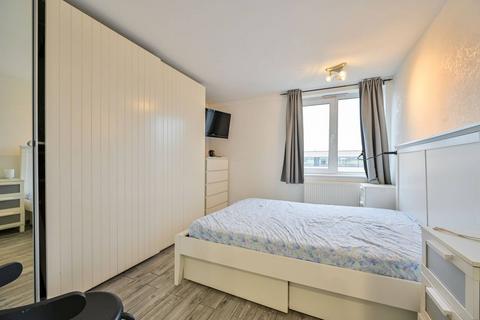 2 bedroom flat to rent, Kinglake Street, Elephant and Castle, London, SE17