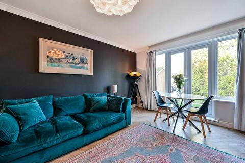 undefined, Berkeley Court, Guildford, GU1