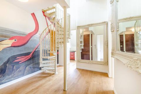 Bracknell Gardens, Hampstead, London, NW3