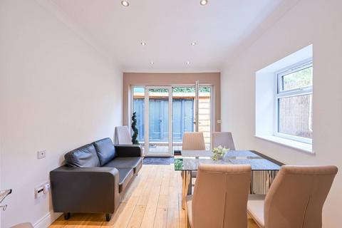 3 bedroom house to rent, Westferry Road, Isle Of Dogs, London, E14