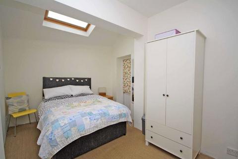 undefined, Kenley Road, St Margarets TW1