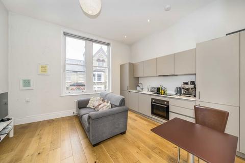 2 bedroom flat to rent, Ostade Road, London SW2