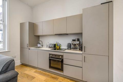 2 bedroom flat to rent, Ostade Road, London SW2