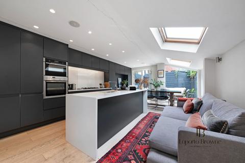 3 bedroom terraced house for sale, Napier Road, NW10