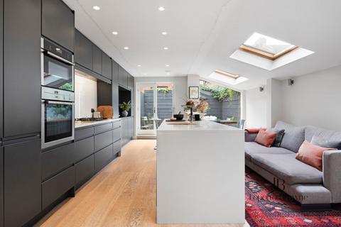 3 bedroom terraced house for sale, Napier Road, NW10
