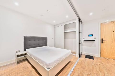 Studio to rent, Appleby House, Colindale, London, NW9