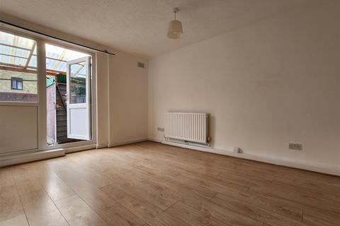 1 bedroom house for sale, Usher Road, London