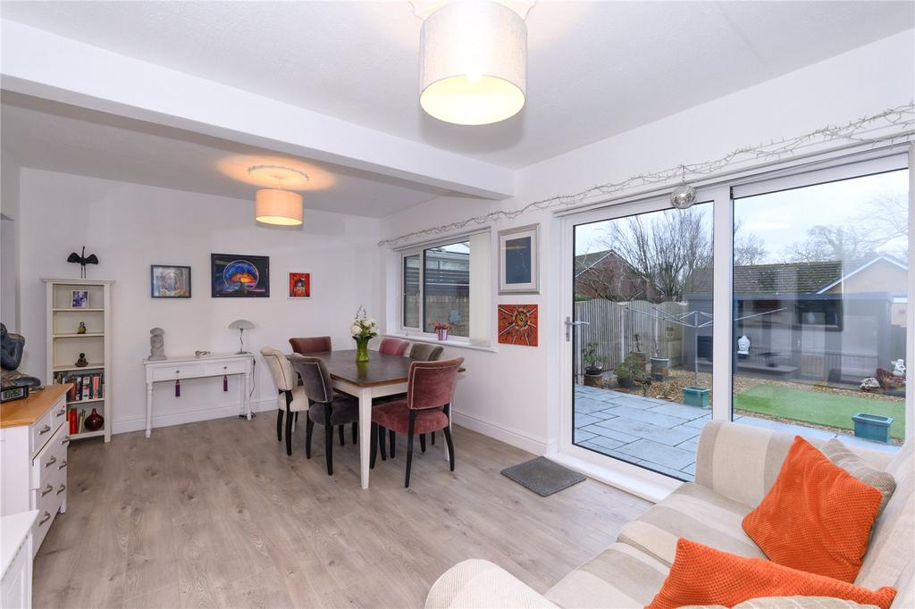 Sitting/Dining Room