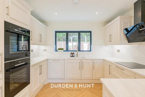 undefined, Mott Street, Loughton, IG10