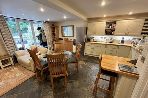 undefined, Dan Y Bont, Gilwern, Abergavenny, NP7